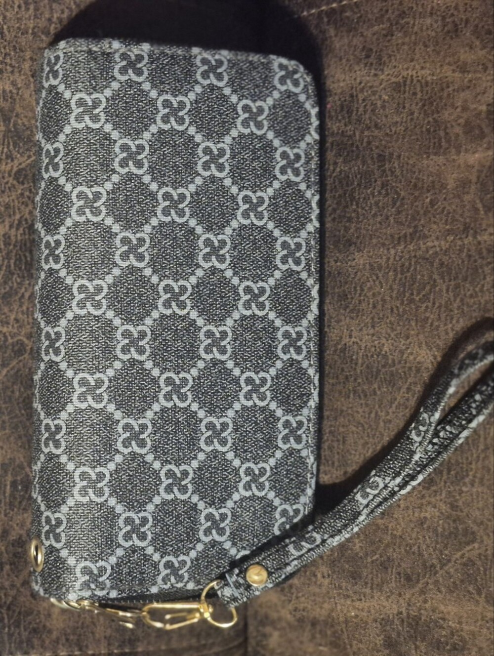 Gray Patterned Wristlet Clutch with Detachable Strap - Gray
